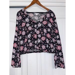 Super cute floral long sleeve but breathable shirt!